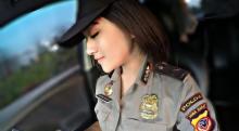 Polwan Cantik Polres Bogor yang Bikin Heboh ini Ternyata Anak Jenderal 
