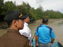 Dinas PU Lanjutkan Normalisasi Sungai Seranggung di Lingga