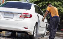 7 Cara Jitu Mencuci dan Merawat Mobil Putih