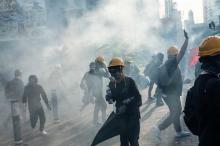 Bentrokan Pecah, Polisi Hong Kong Tembakkan Gas Air Mata