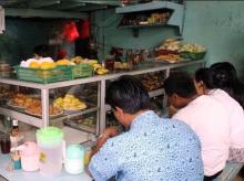 Bupati Karimun Izinkan Warung Makan Buka Selama Ramadan, Ini Alasannya