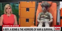 [VIDEO] Pembaca Berita CNN Menangis Bacakan Kisah Omran