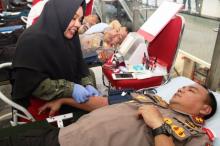 Ikut Donor Darah, Kapolda Kepri Ingatkan Pentingnya Kesehatan