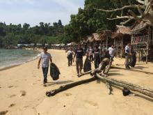 Gathering dan Bersih Pantai ala Klub Motor Karimun Max Owners