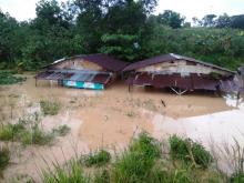 Banjir Terjang Ruli Batuaji, Air Menggenang Sampai Atap Rumah