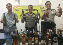 Masuk Lewat Jembatan 6, Polairud Polda Kepri Amankan 7.122 Botol Miras