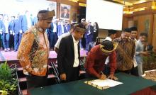 Gubernur Nurdin Lantik Pengurus HIPMI Kepri