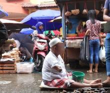 Diberi Rupiah Orang Singapura,  Pengemis Kaya di Batam Ini Kerap Marah