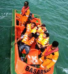 Bertahan 12 Jam di Laut, 4 Pemancing Tanjungpinang Nyaris Tewas