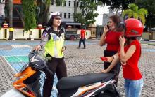 Kenalkan, Bripda Shabrina Polwan Cantik yang Curi Perhatian Saat Razia