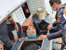 Customs Officers Arrest Speedboat Smuggling iPhone Out of Batam
