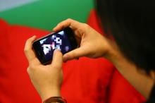 Pria China Kaget Ketika Nonton Film Porno yang Dibintangi Pacarnya
