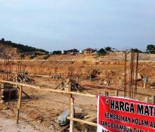 Korban Banjir Tiban Koperasi Segel Kolam RetensiÂ 