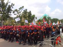 Ini Tuntutan Buruh saat Demo di Depan Kantor Wali Kota Batam
