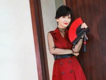 Cantiknya Nggak Luntur, Rahasia `Siluman Ular Putih` Awet Muda di Usia 65