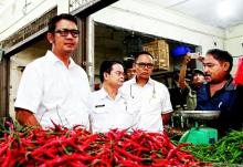Bupati Bintan Minta Distributor Tak Timbun Bahan Pangan Jelang Lebaran