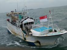 Penampakan Kapal Asing Bermuatan Diduga 1 Ton Sabu Berbendera Singapura, Ini Foto-Fotonya