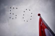 20 Jet Tempur Indonesia dan Singapura Membentuk Angka 50