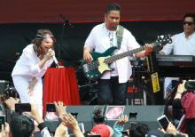 Rosa Hipnotis Ribuan Warga Batam di Millenial Road Safety Festival