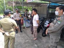 Razia Masker, Belasan Warga di Sengkuang Ditegur Petugas