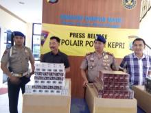 Ditpolair Ringkus Rokok Ilegal Masuk dari Pelabuhan Tikus Haji Permata