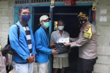 Polres Bersama Ormas hingga Jurnalis di Lingga Bagikan Ratusan Paket Sembako