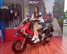 Dukung Milenial Tampil Eksis, PT AHM Kenalkan Honda Genio dan ADV 150