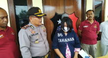 Ibu Hamil 8 Bulan Curi Helm Terekam CCTV