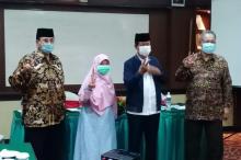 Digitalisasi Sekolah Jadi Misi Isdianto-Suryani Bantu Para Guru