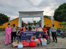 Bintan Education Berbagi Takjil dan Kampanyekan Budaya Membaca