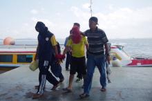 Congkel Jendela, Abdul Gondol Dua Ponsel