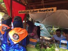 Berbelanja dengan Uang Keton di Pasar Warisan Pulau Penyengat 