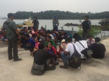 TKI Ilegal Behamburan Dari Speedboat, Tekong Kapal Kabur Diburu TNI AL