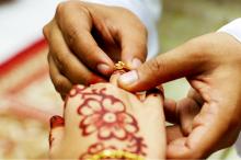 Gagal Gelar Resepsi, Pengantin Sumbangkan Makanan dan Hand Sanitizer