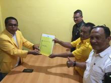 Tim Ruslan Ali Wasyim Serahkan Berkas kepada DPD Golkar Kepri