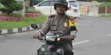 Wow, Kapolres di Riau Ini Pakai Motor Butut untuk Blusukan