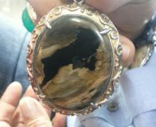 Batu Fosil Kayu Sungkai dari Jambi Diminati Warga Batam