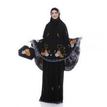Pilihan Mukena-Mukena Cantik, Mukena Dian Sastro Tak Kalah Menarik
