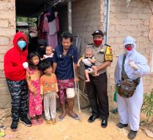Putra Siregar Terenyuh Seorang Warga Batam Terpaksa Ganti Susu Bayi dengan Air Gula