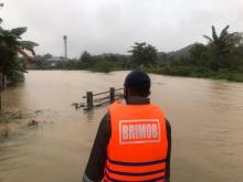 Sejumlah Daerah di Batam Banjir, Polda Kepri Kerahkan Personel Evakuasi