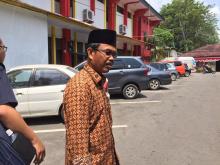 Keluar Ruang Penyidik KPK, Kaban Kepegawaian Kepri Firdaus Irit Bicara