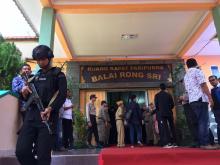 Pelantikan 30 Anggota DPRD Karimun, Polisi Bersenjata Disiagakan