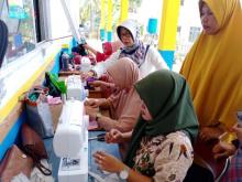 PKK Natuna Berdayakan SKB Produksi Masker Cegah Covid-19