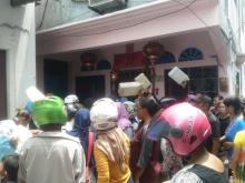 Warga Karimun Rela Antre Berjam-jam Demi Seliter Minyak Tanah