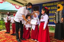 Peserta Didik Baru Tingkat SD se Kota Batam Dapat Seragam Gratis 