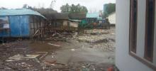 Gelombang Besar Hancurkan 9 Rumah Pelantar di Batam, Warga Ngungsi