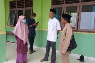 Kadisdik Lingga Sambangi MTs Aqidatunnajin Daik Pantau RKB