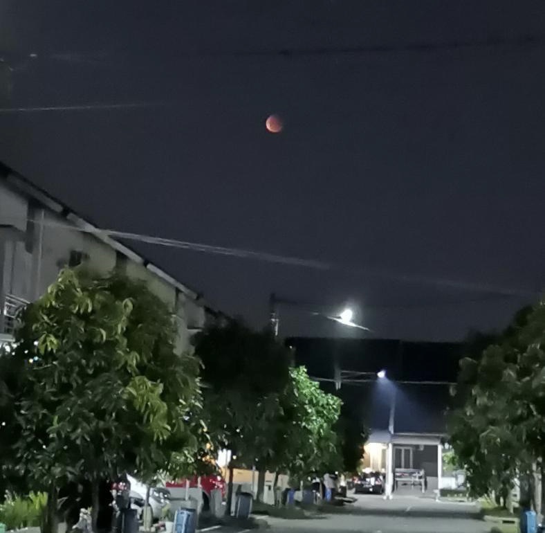 Sekali dalam 195 Tahun, Warga Batam Gagal Saksikan Gerhana Bulan