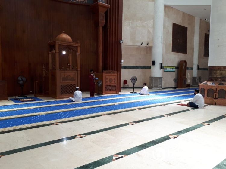 Sepi Jemaah Salat Jumat, Imam Besar Masjid Agung Natuna Sedih