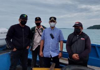 Wabup Neko Jemput Warga Lingga Korban Kapal Tenggelam di Perairan Tanjabtim Jambi